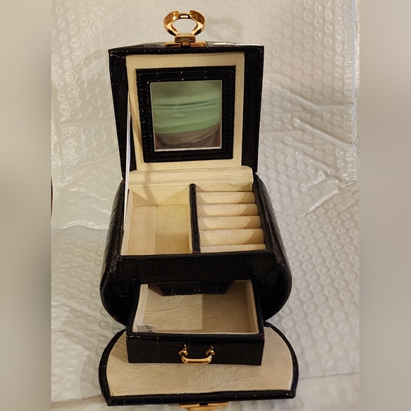 Travel Jewelry Box/Organizer - Picture 2 of 3